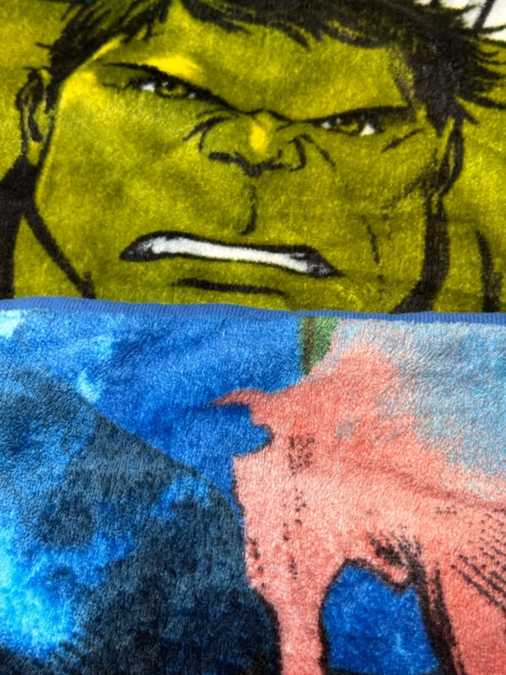 Marvel Avengers Iconic Character Blanket Hulk, Captain America, Iron Man, Thor